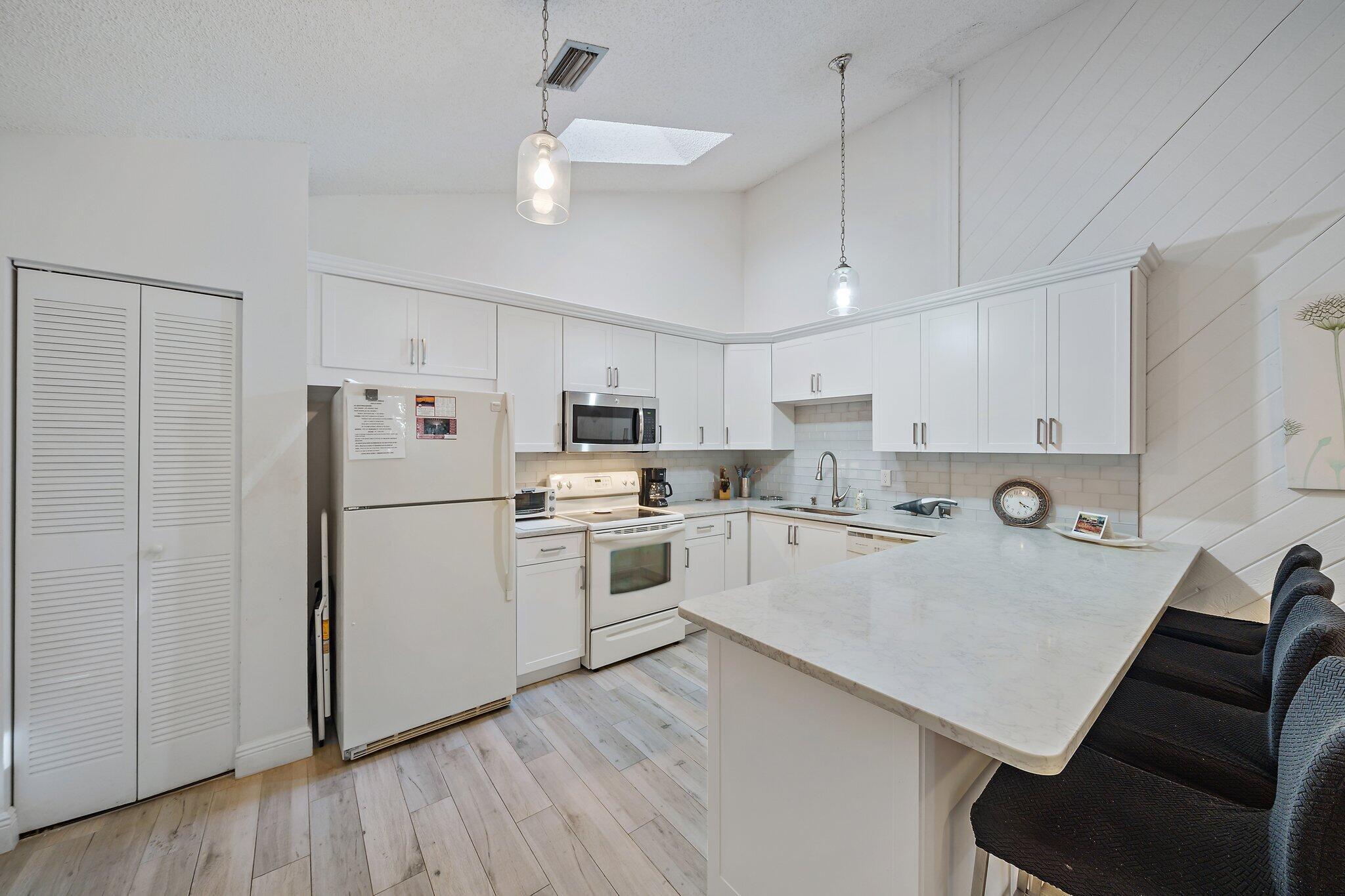 OCEANSIDE TERRACE CONDO - Residential Lease