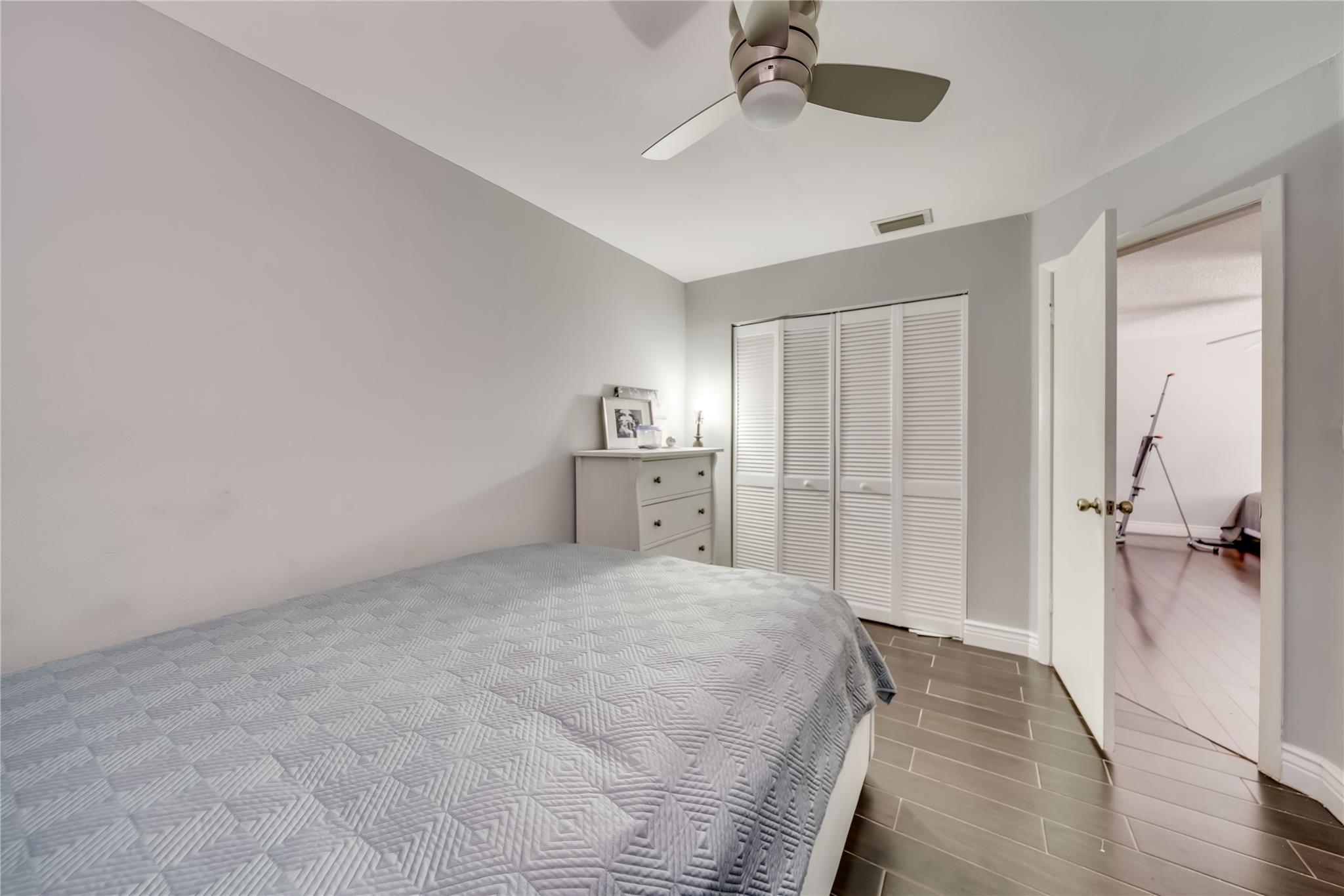 Waverly Hundred 141-40 B - Residential