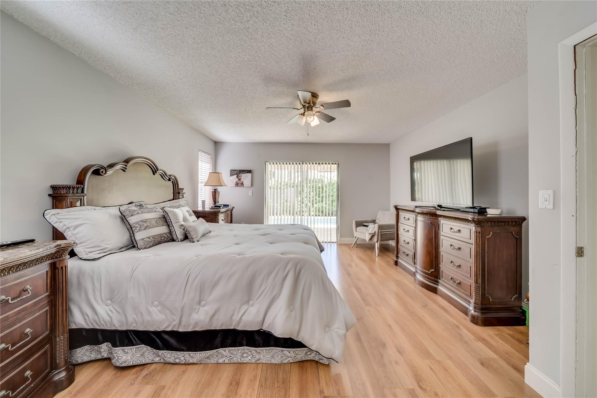 Waverly Hundred 141-40 B - Residential