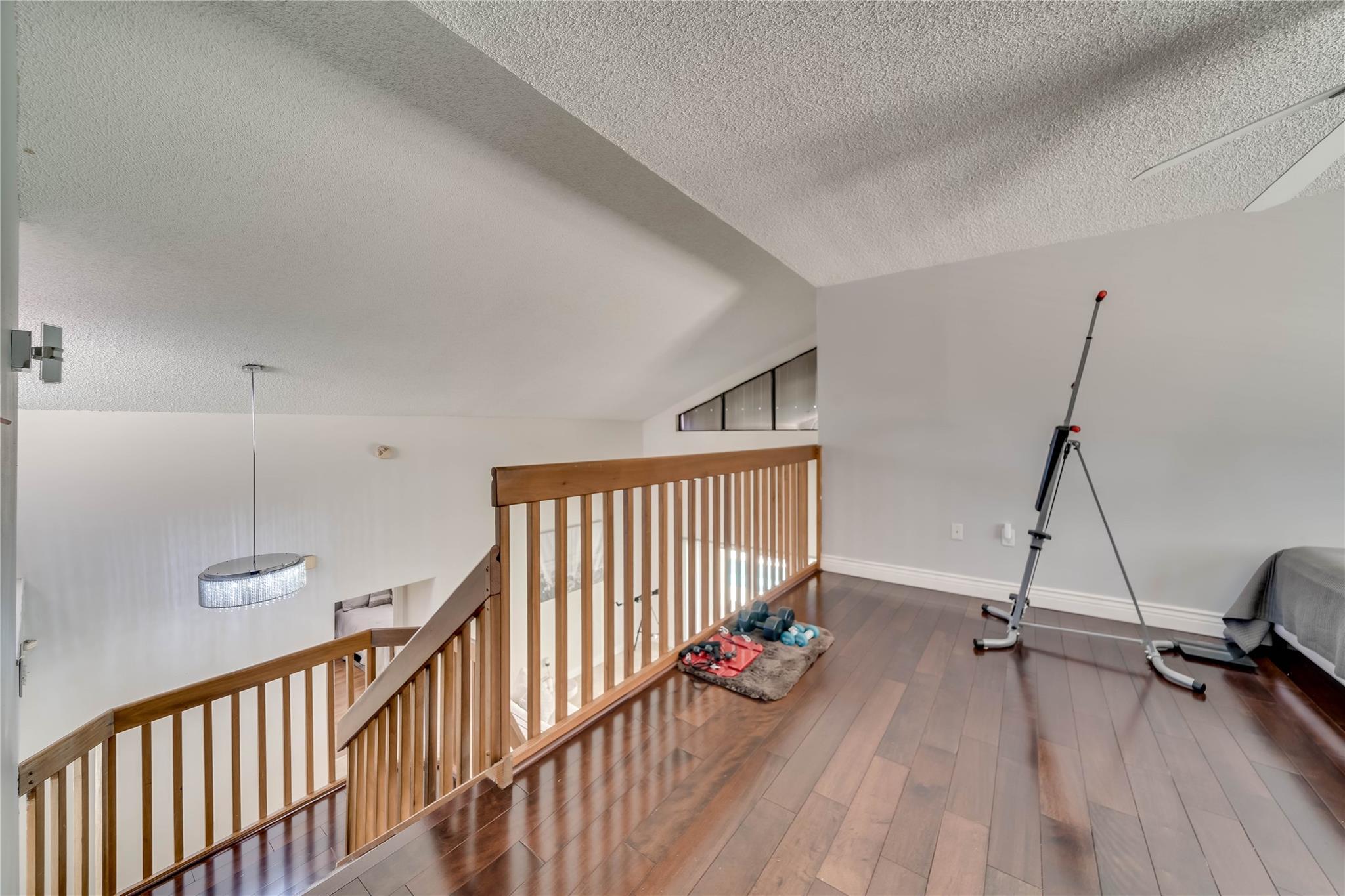 Waverly Hundred 141-40 B - Residential