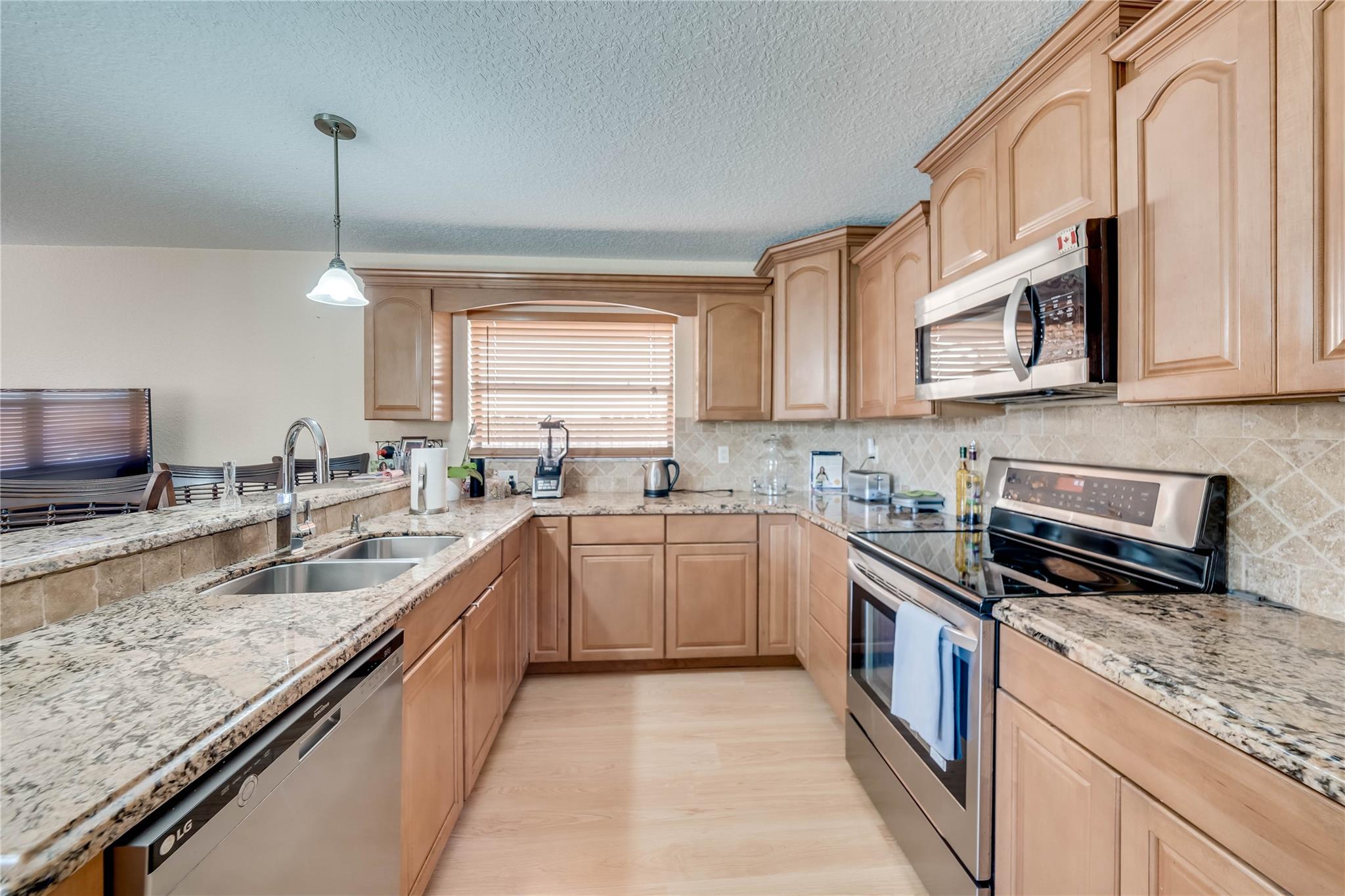 Waverly Hundred 141-40 B - Residential