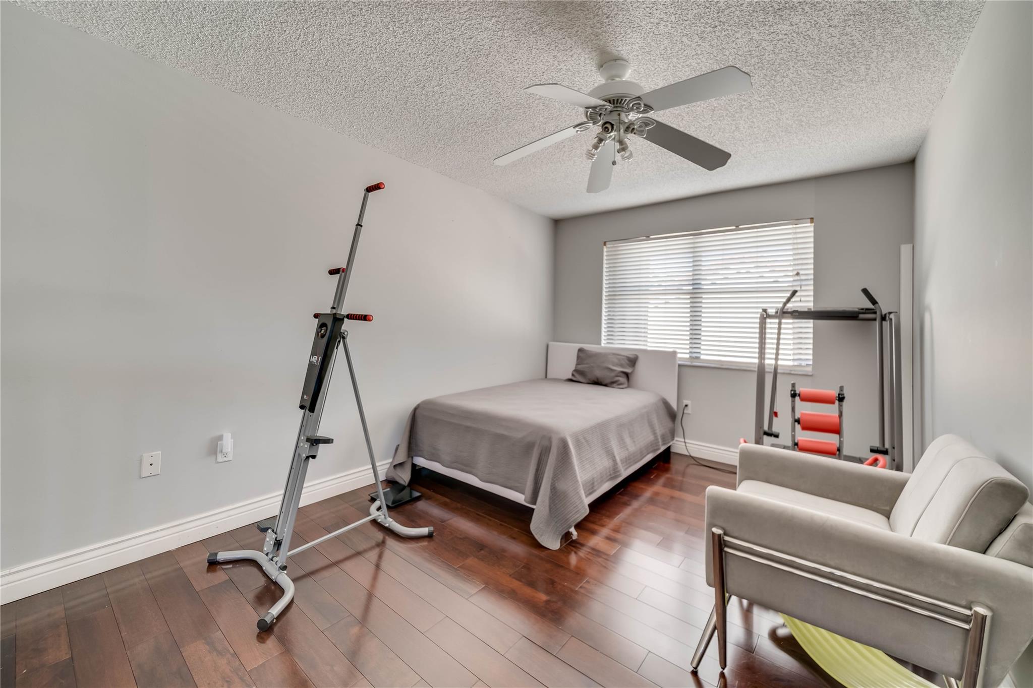 Waverly Hundred 141-40 B - Residential