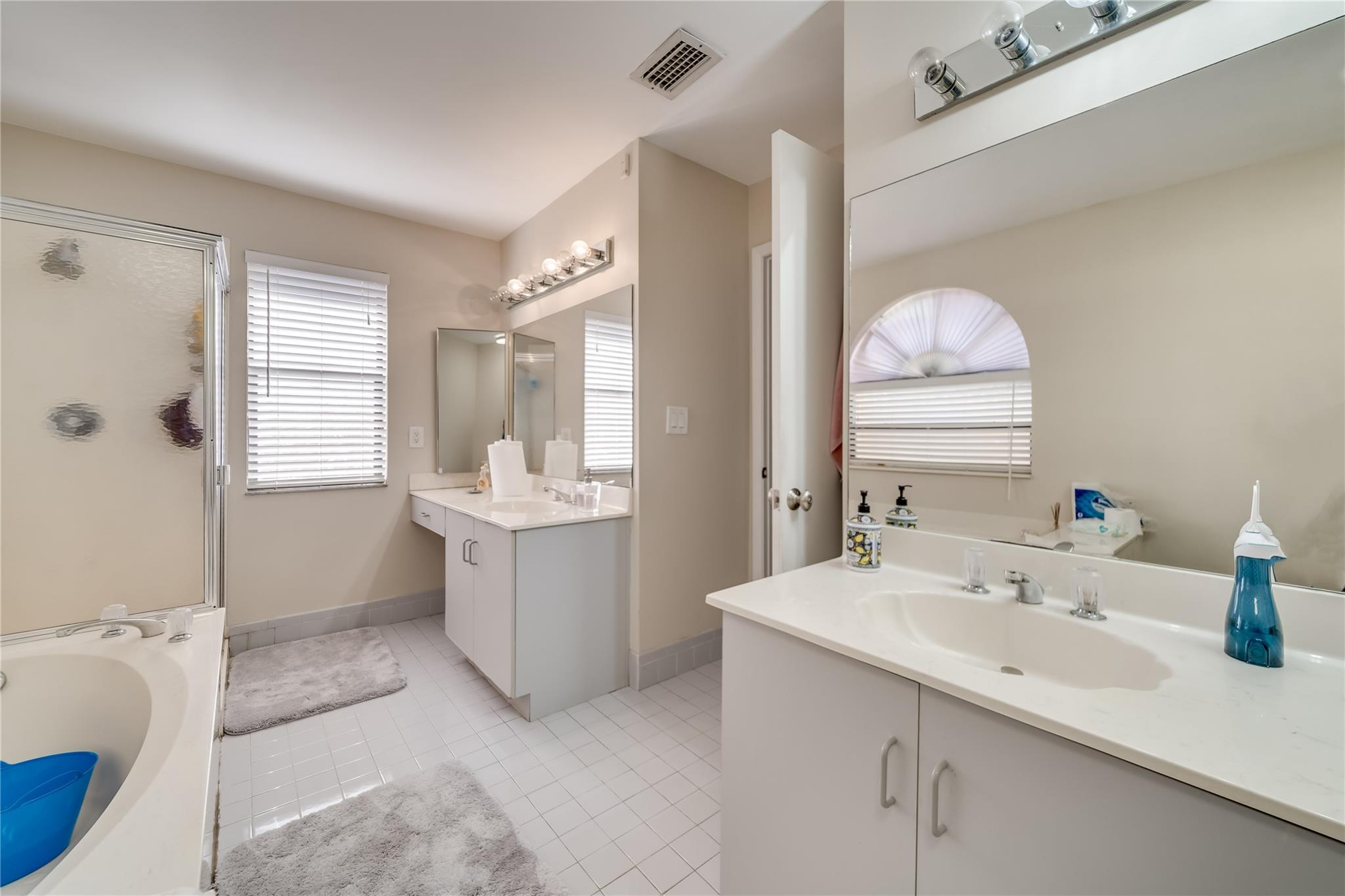 Waverly Hundred 141-40 B - Residential