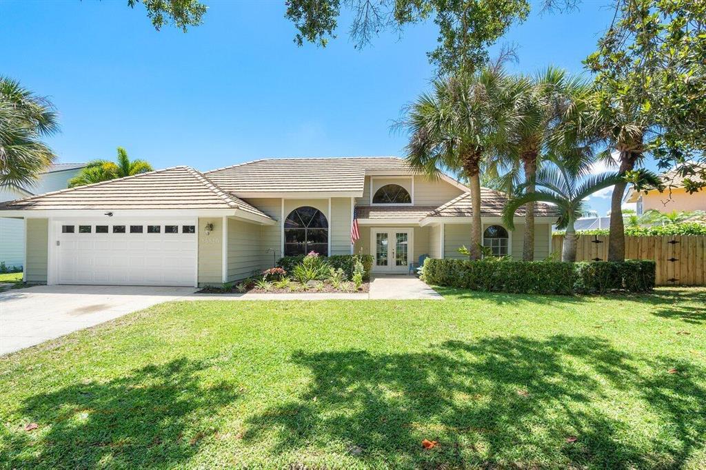 Photo of 18810 Misty Lake Drive, Jupiter, FL 33458 (MLS # R10798069)