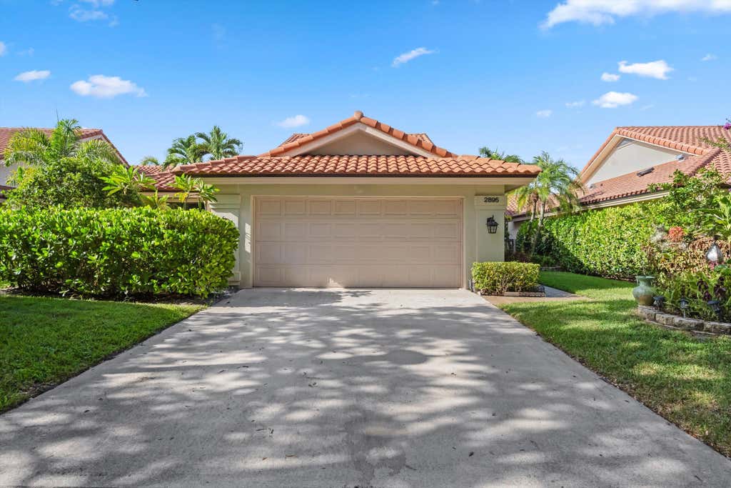Photo of 2895 FARRAGUT Lane, West Palm Beach, FL 33409 (MLS # B26065911)