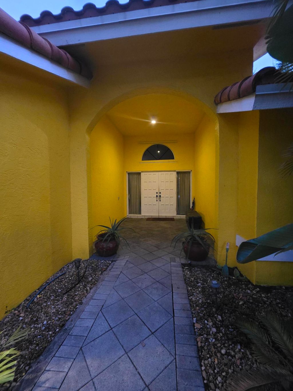 Photo of 4977 NW 97th Drive, Coral Springs, FL 33076 (MLS # B26008214)