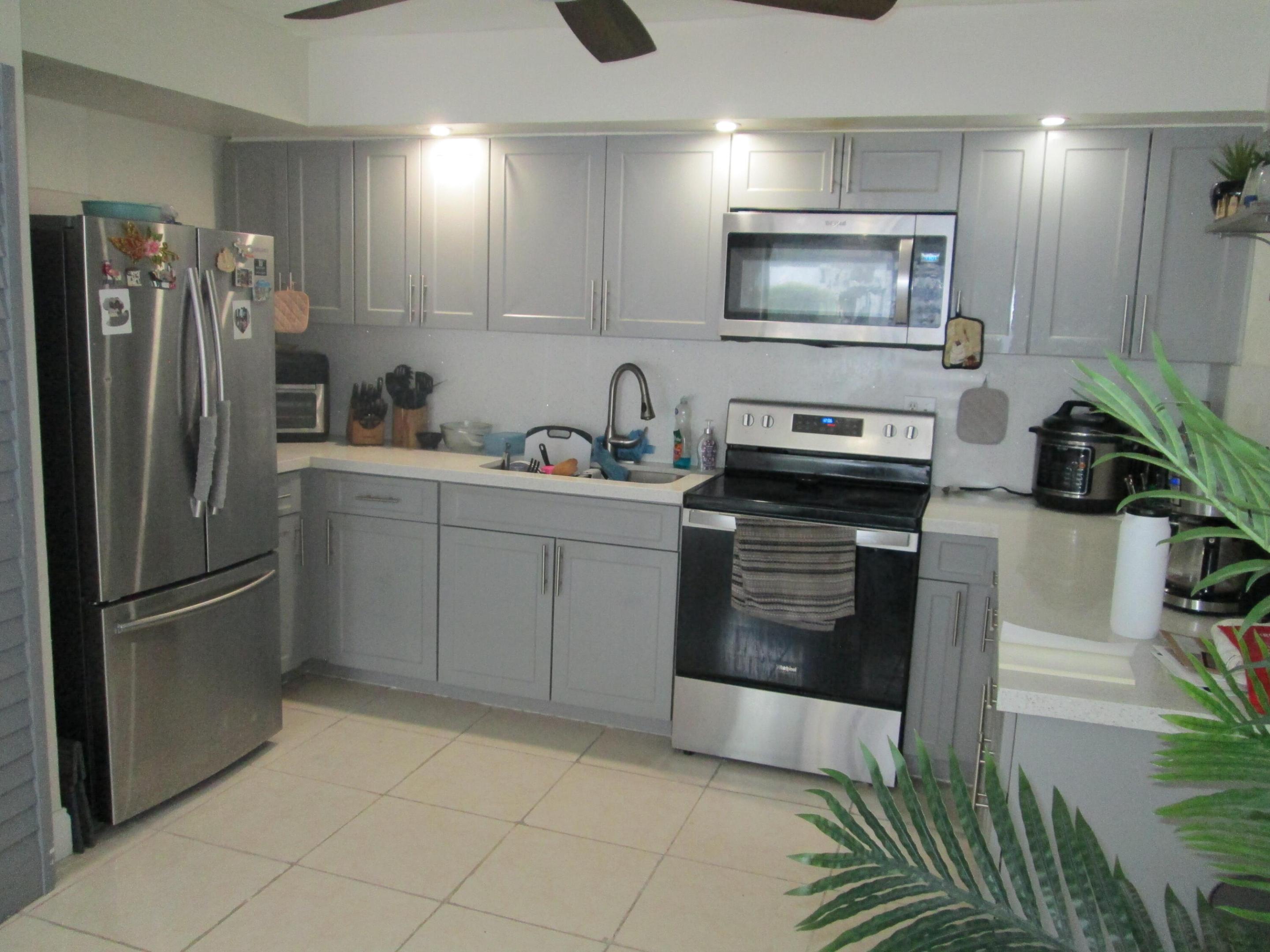 SUNCREST TOWNHOUSE CONDO - Residential