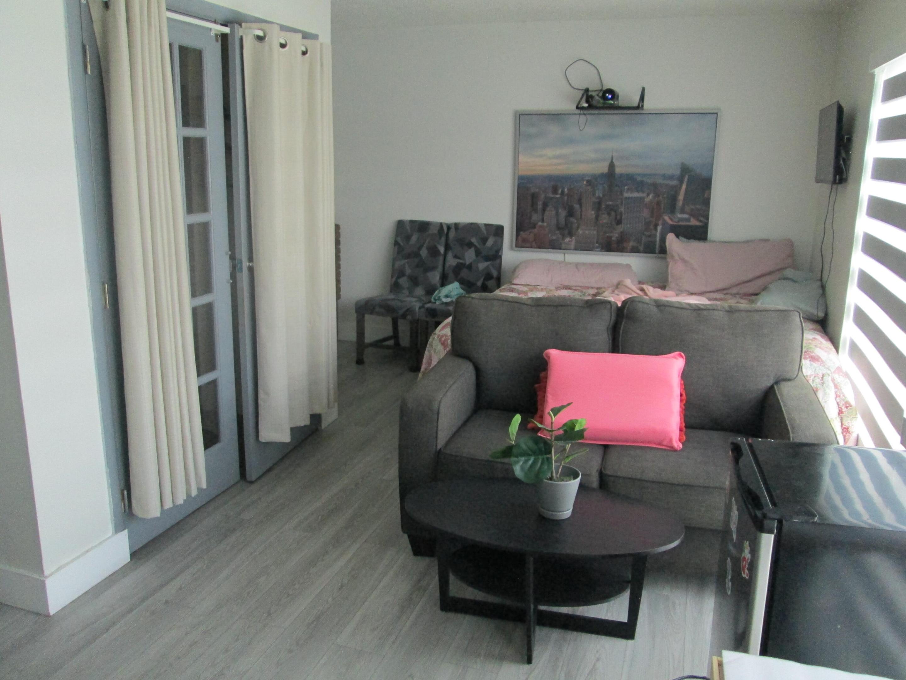 SUNCREST TOWNHOUSE CONDO - Residential