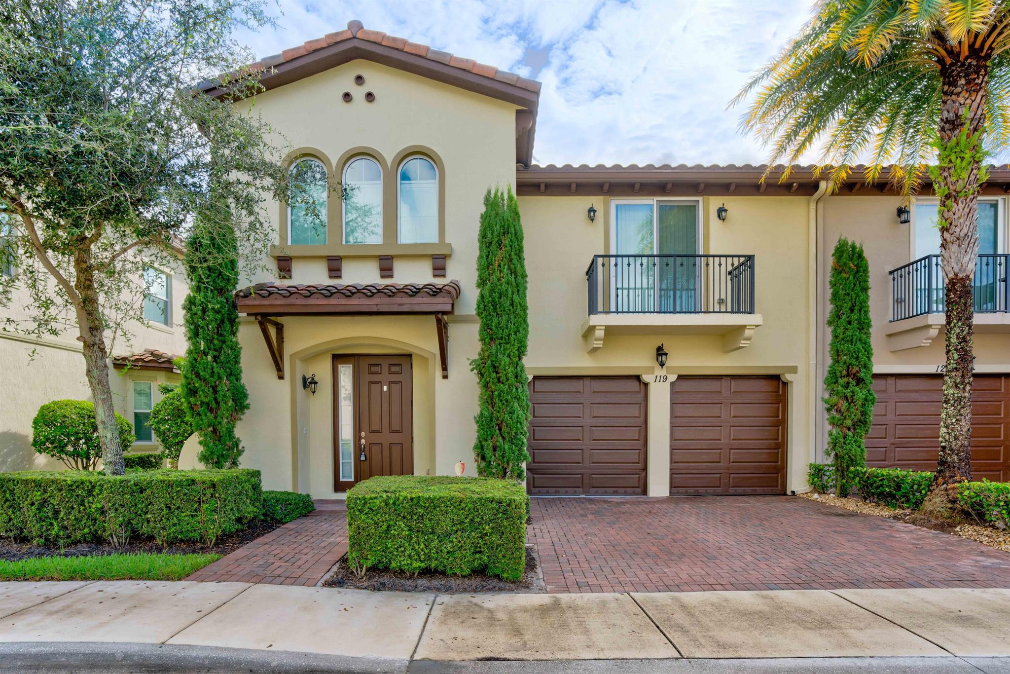 119 Diamante Way