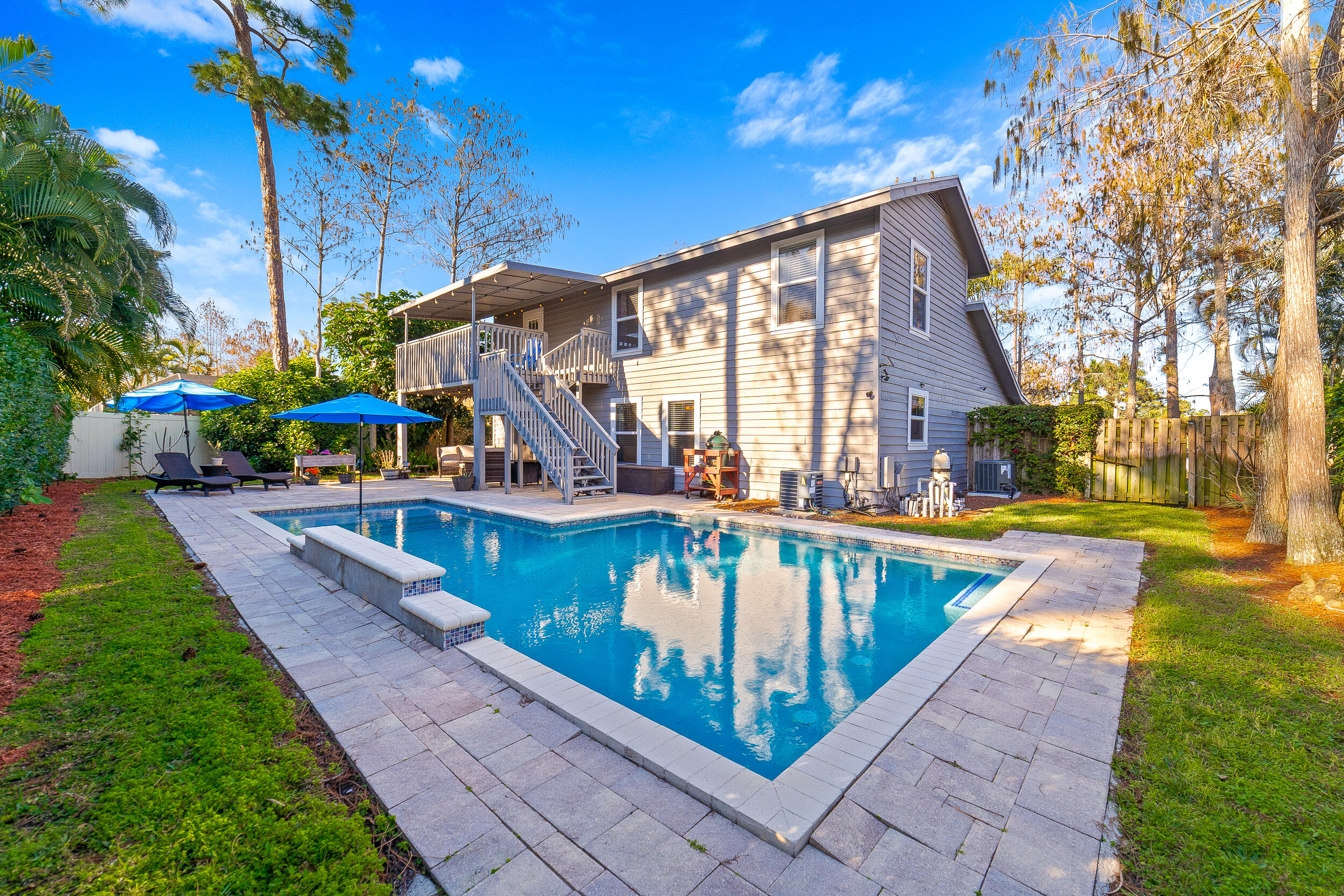 SUGAR POND MANOR OF WELLINGTON - Residential