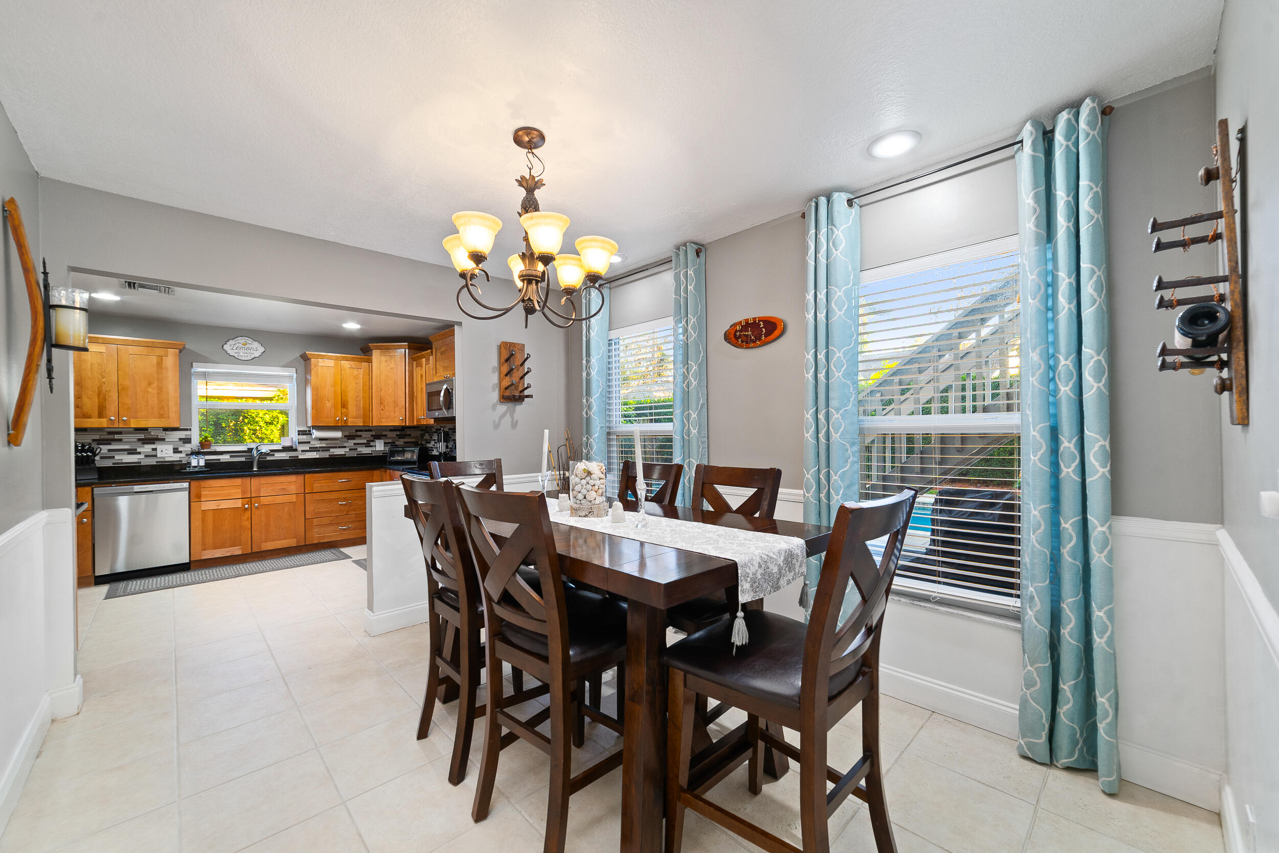 SUGAR POND MANOR OF WELLINGTON - Residential