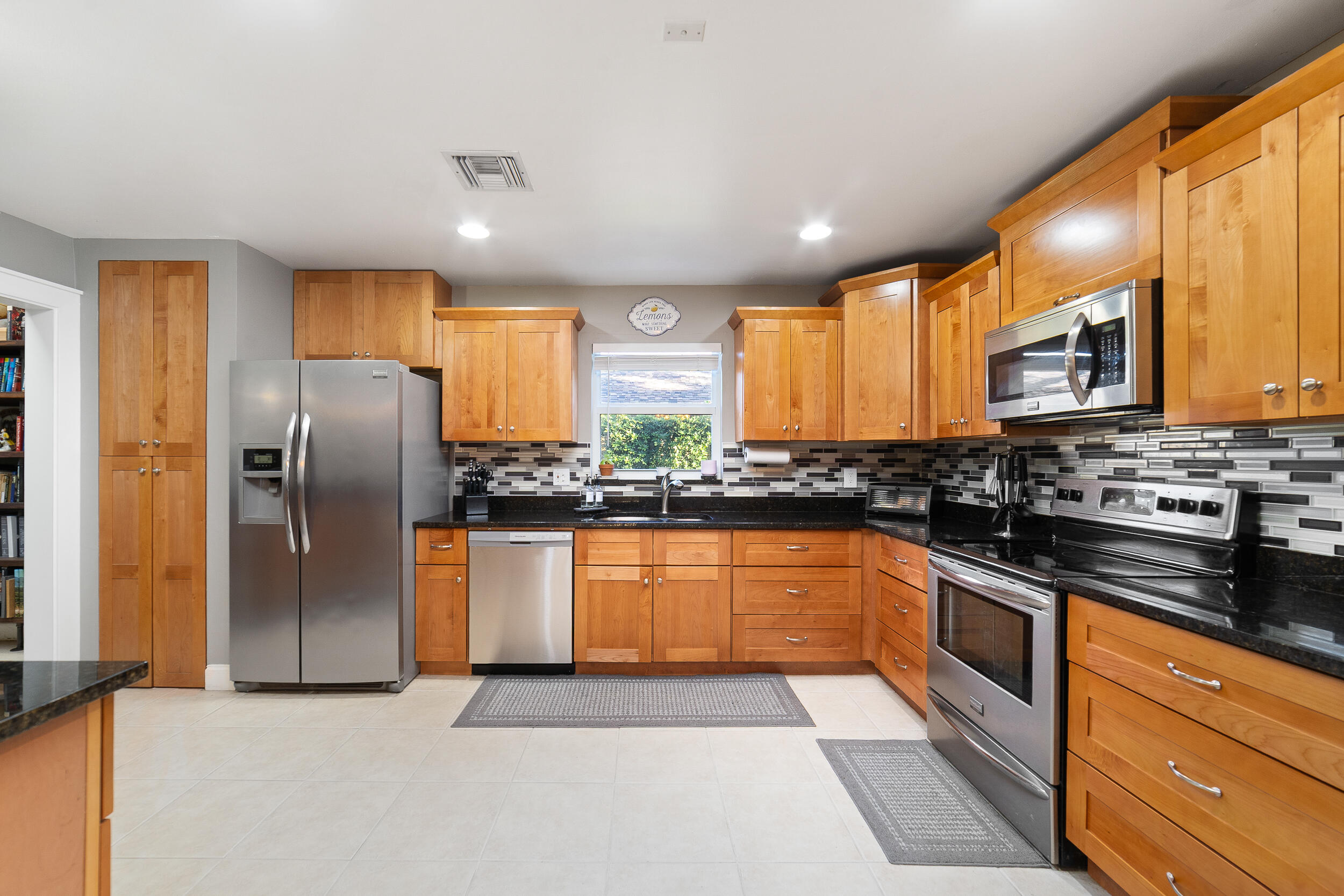 SUGAR POND MANOR OF WELLINGTON - Residential