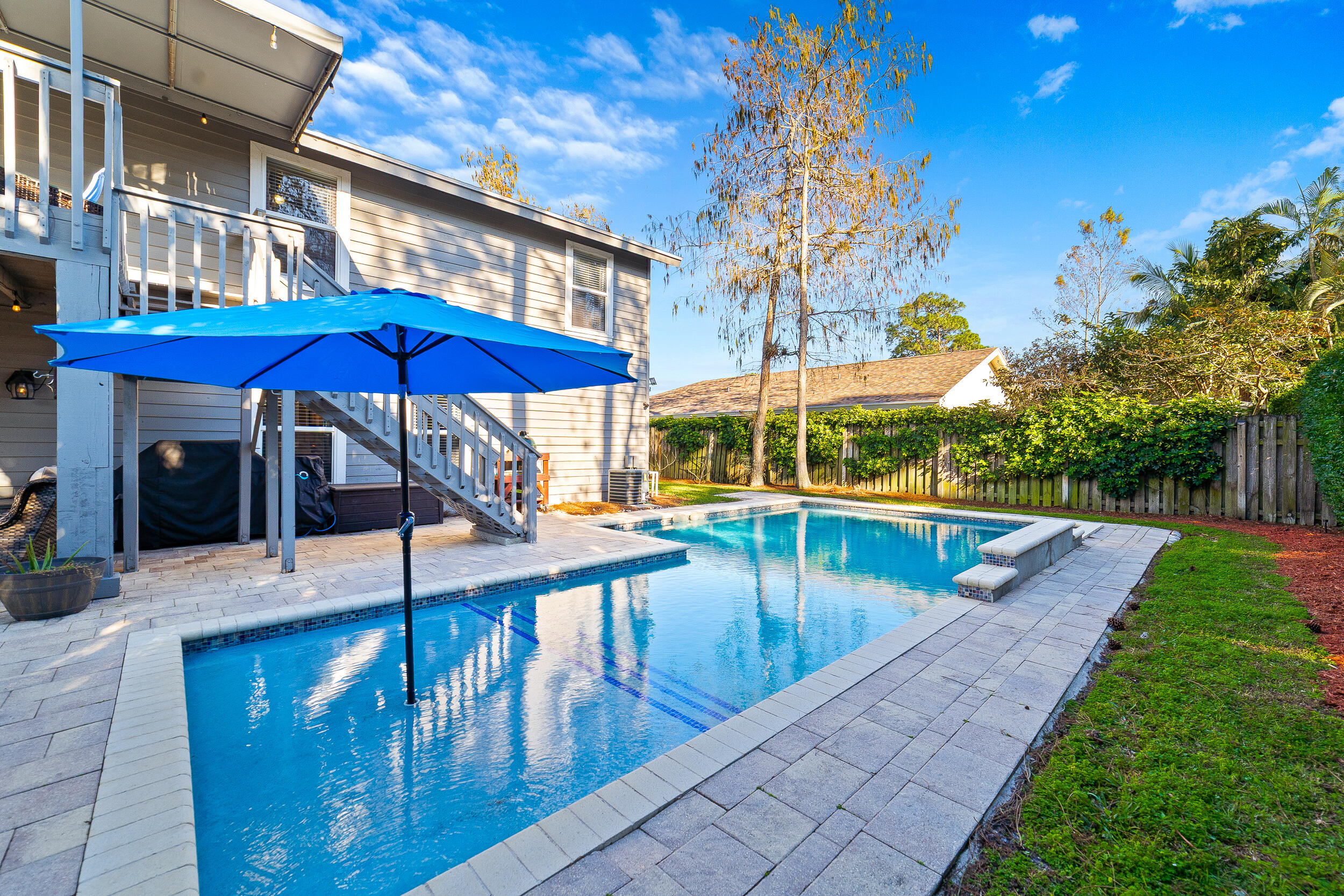 SUGAR POND MANOR OF WELLINGTON - Residential