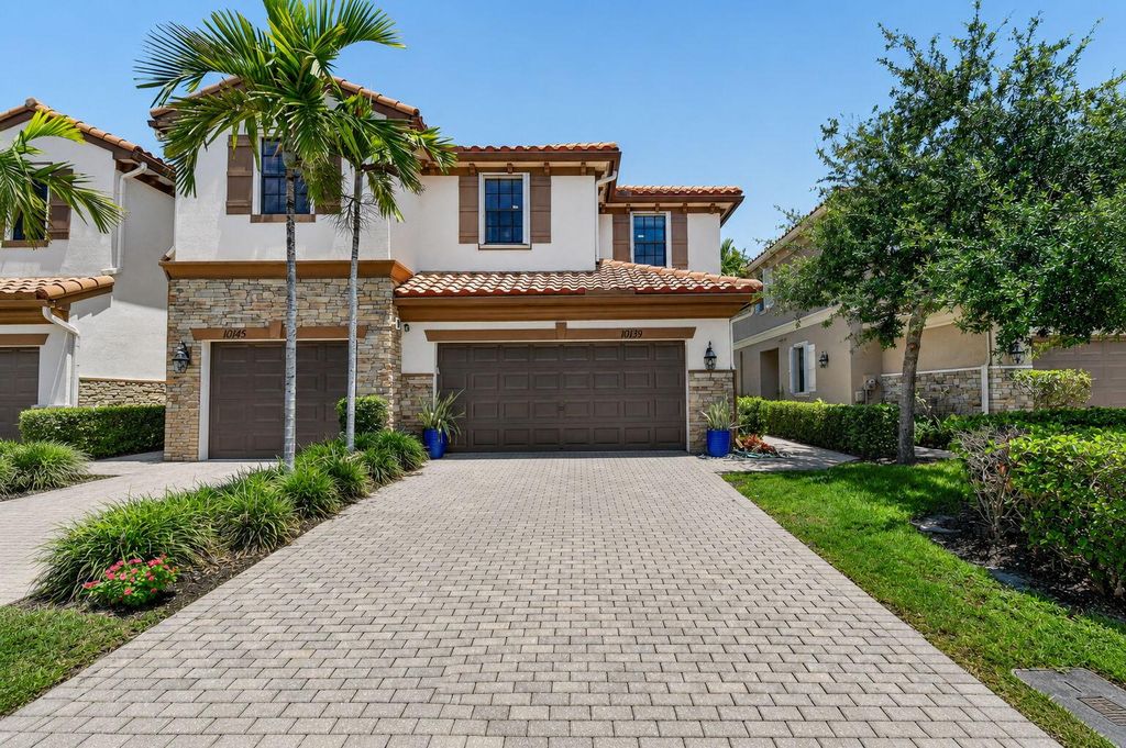 Photo of 10139 Wellington Parc Drive, Wellington, FL 33449 (MLS # B26041958)