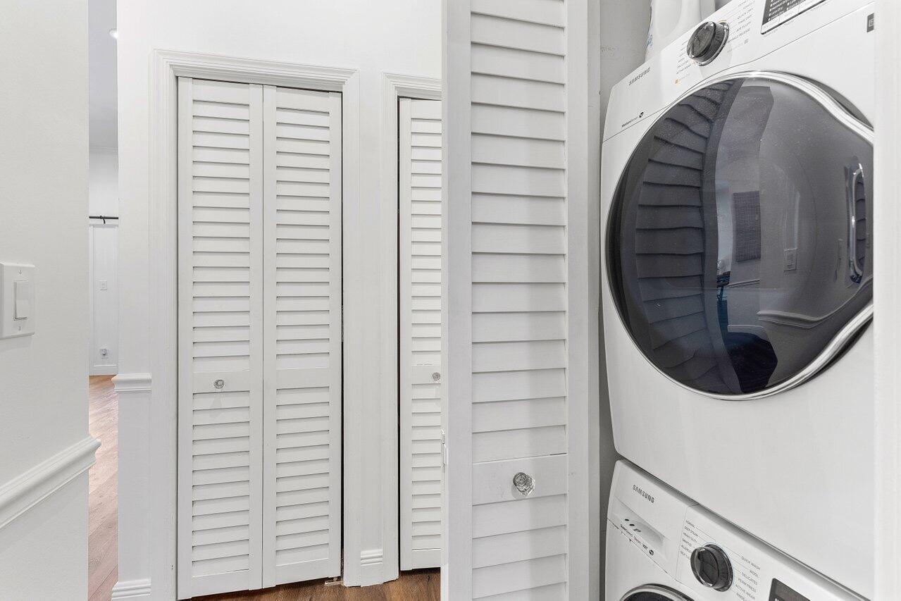 CHARLESTON PLACE - Residential