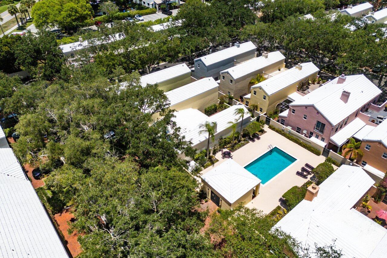 CHARLESTON PLACE - Residential