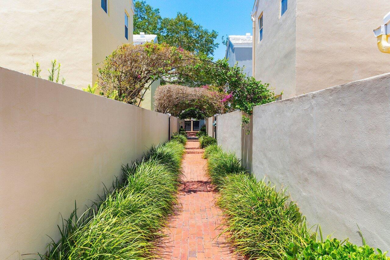 CHARLESTON PLACE - Residential