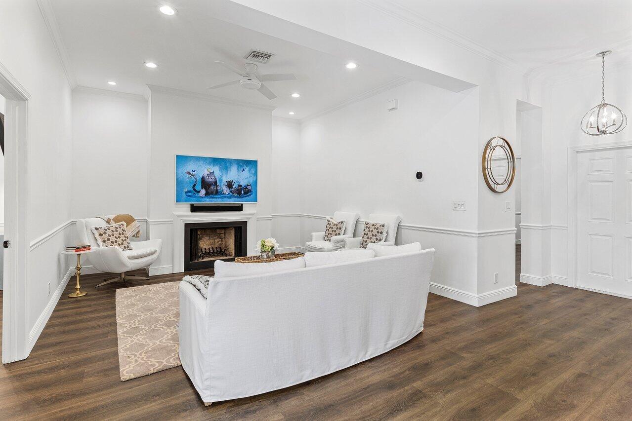 CHARLESTON PLACE - Residential