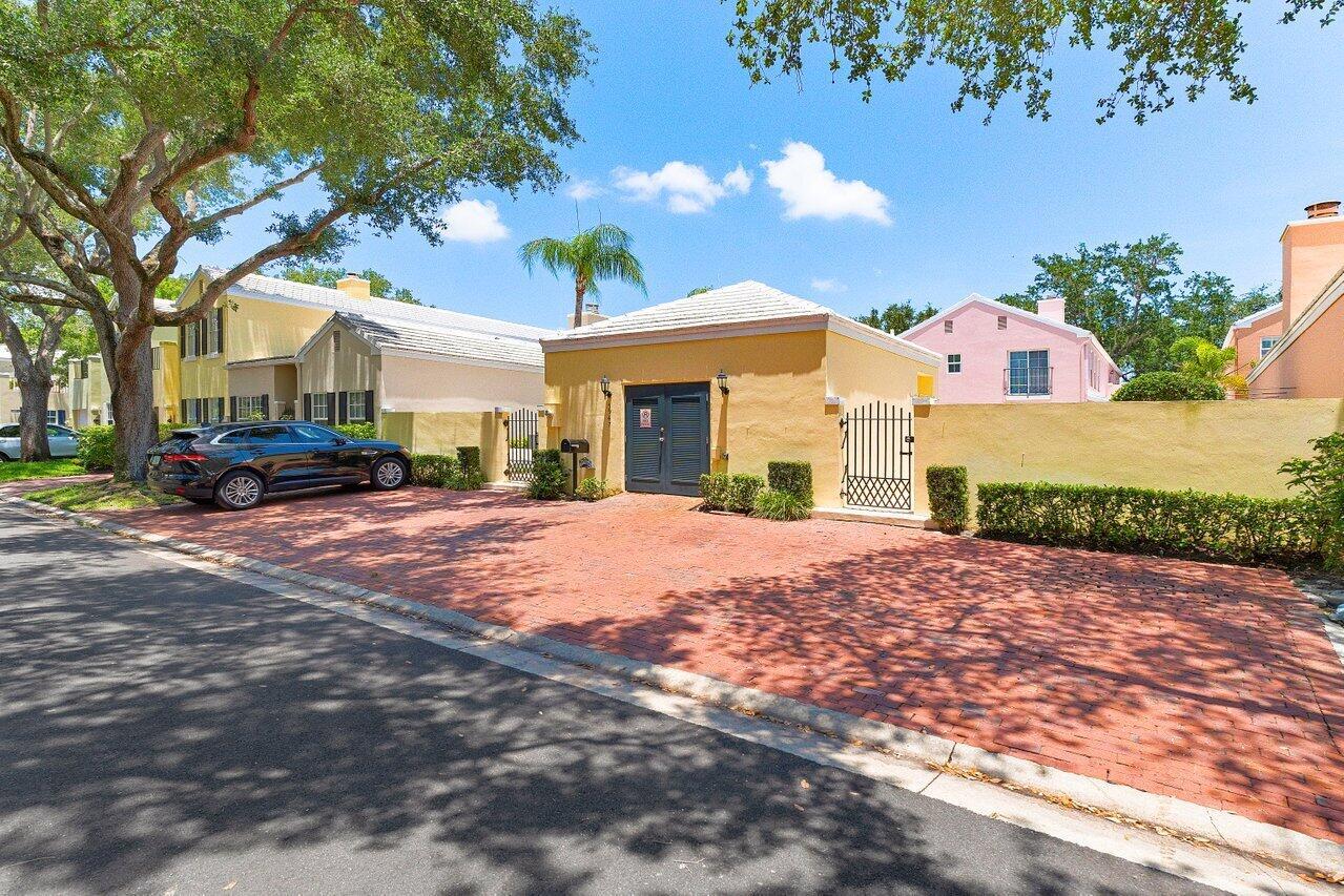 CHARLESTON PLACE - Residential