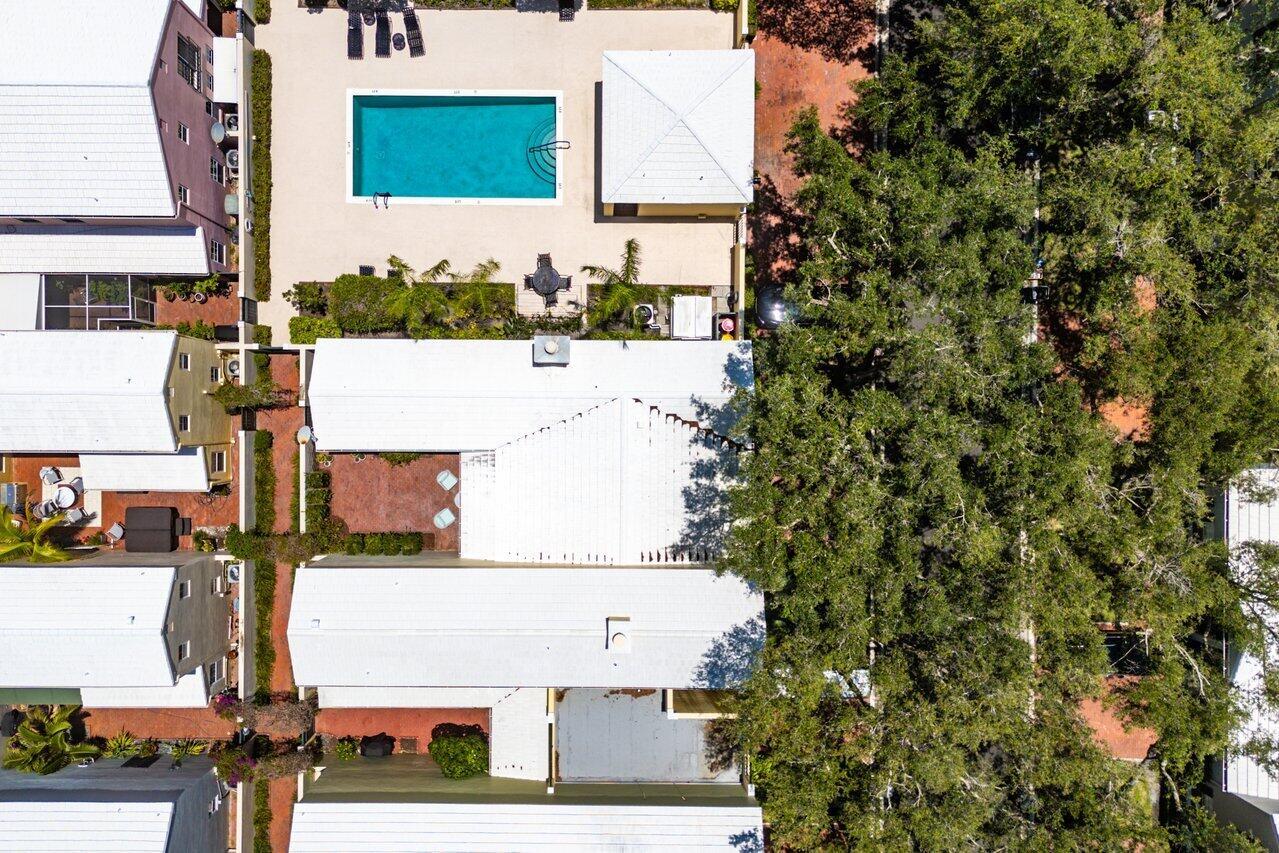 CHARLESTON PLACE - Residential