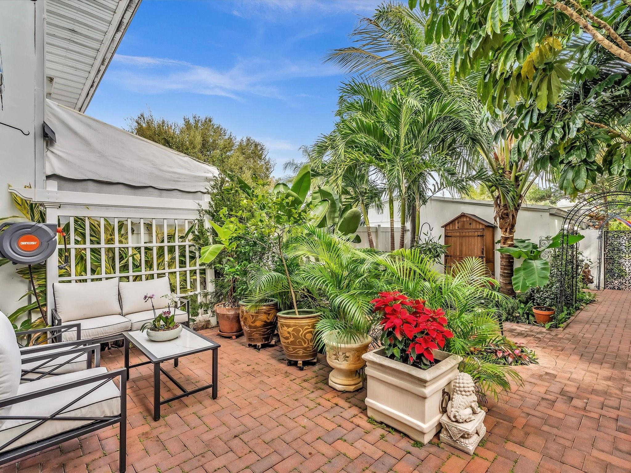 Townhouse Isle - Residential