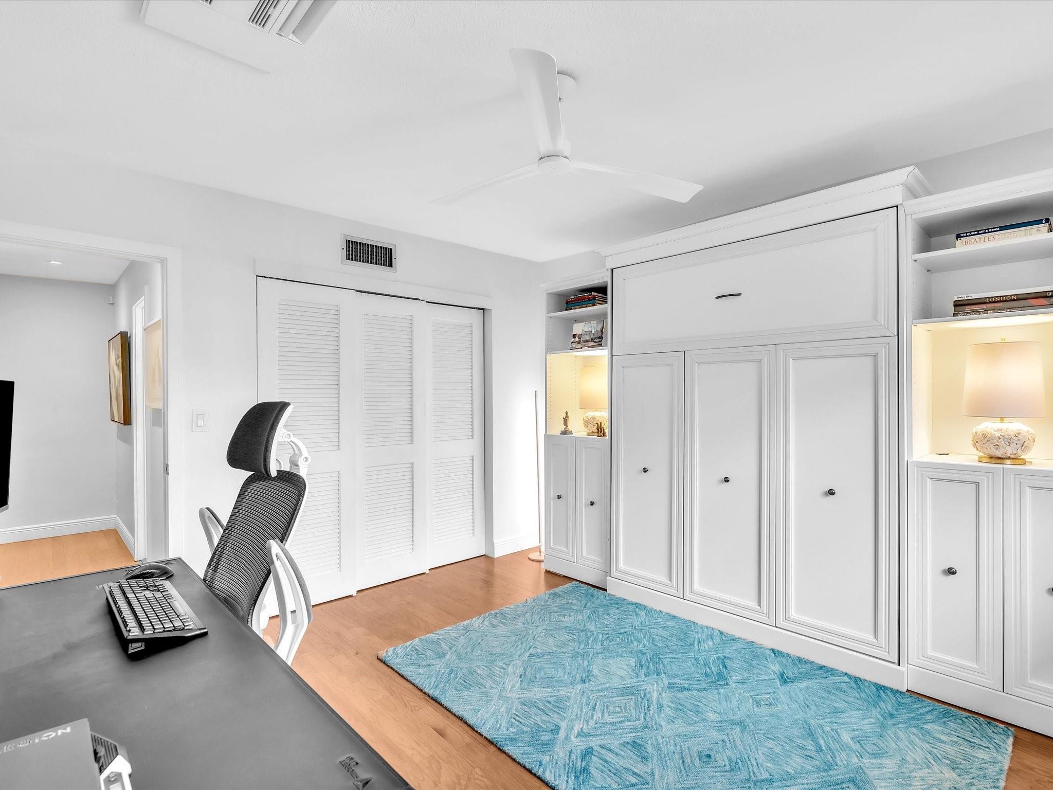 Townhouse Isle - Residential