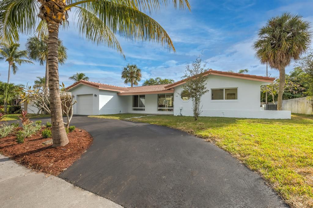 Photo of 748 W Camino Real, Boca Raton, FL 33486 (MLS # R10762941)