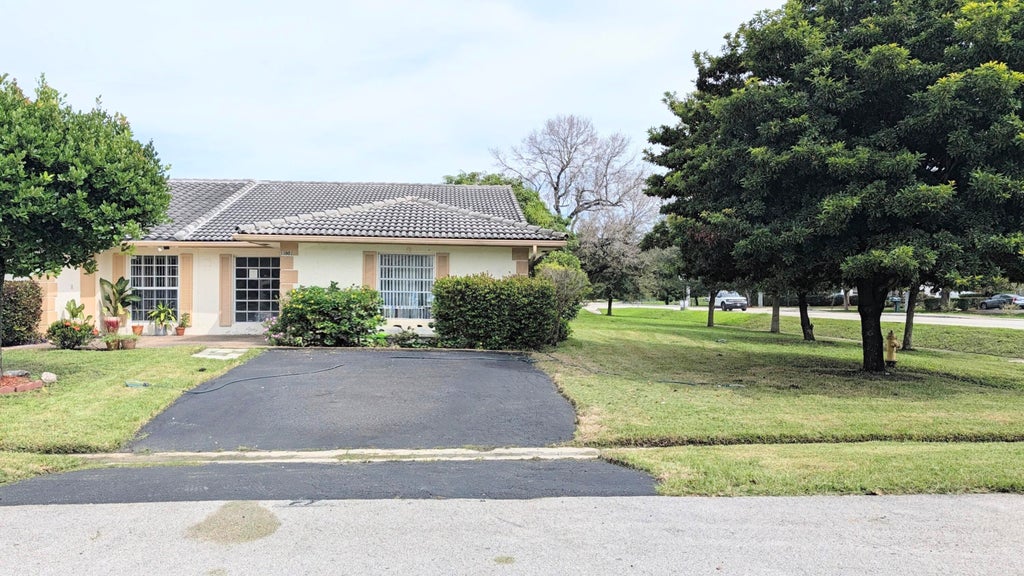 Photo of 11001 NW 44TH Street #EAST, Coral Springs, FL 33065 (MLS # B26080440)