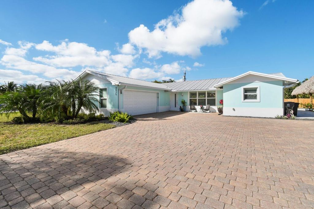 Photo of 4835 Bimini Road, Jupiter, FL 33469 (MLS # R10992465)