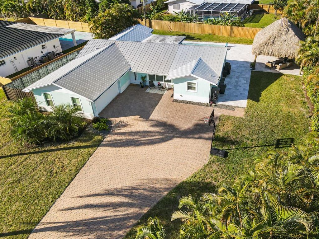 Photo of 4835 Bimini Road, Jupiter, FL 33469 (MLS # R10992465)