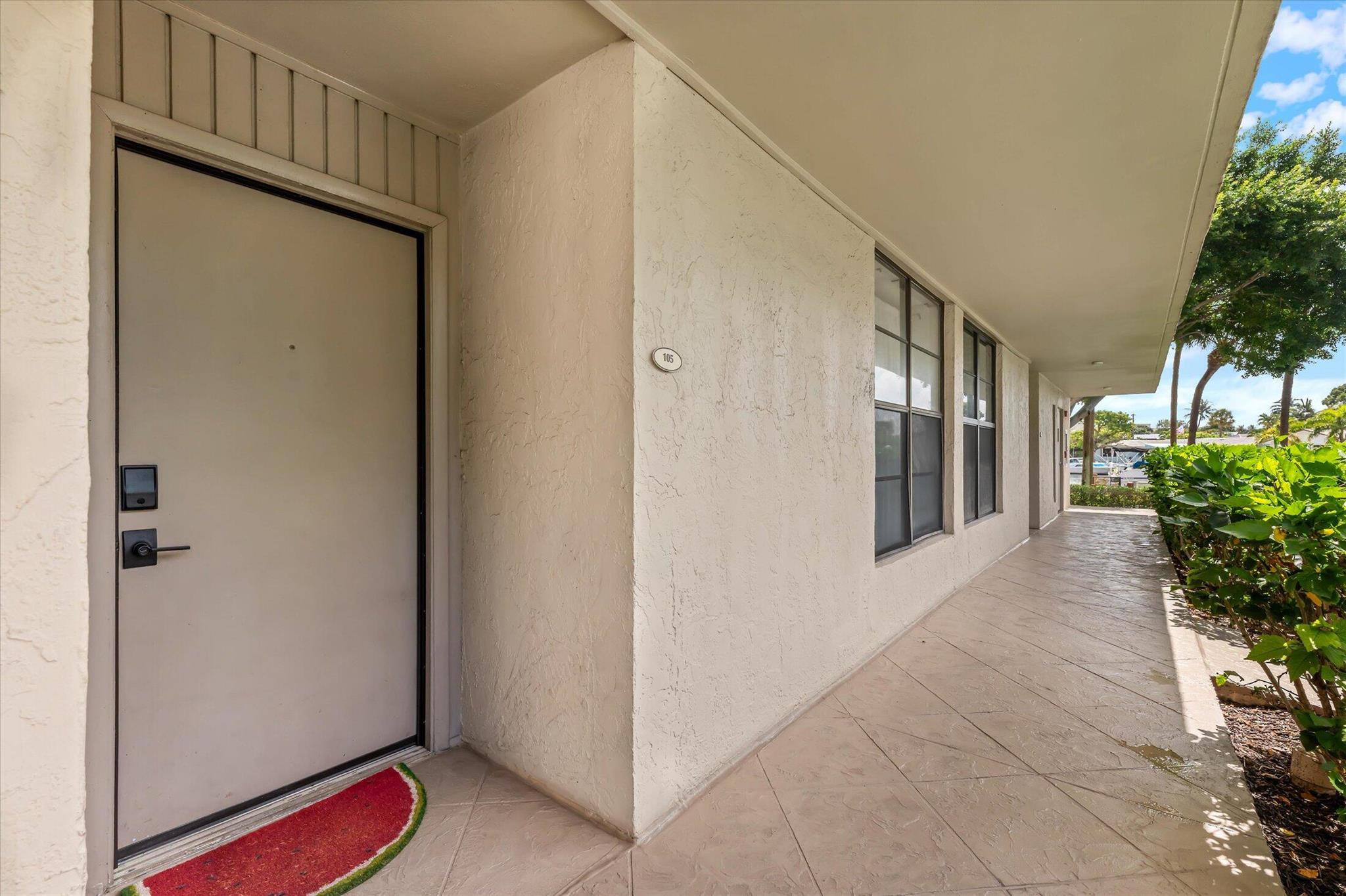 21 Royal Palm Way 105