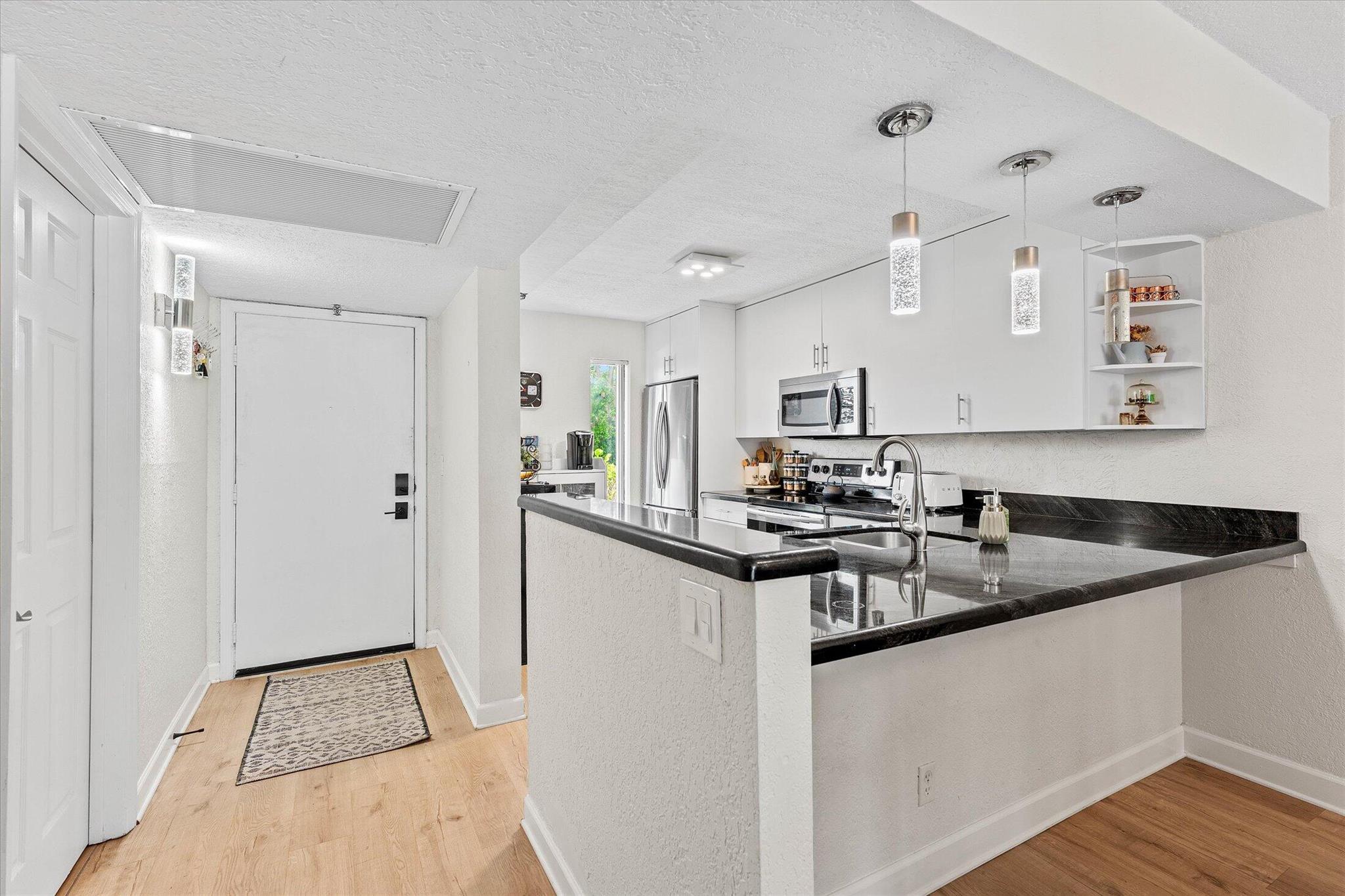 21 Royal Palm Way 105