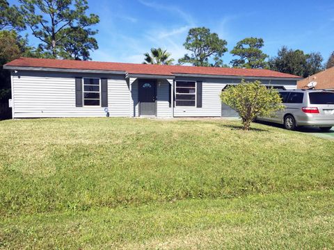 Single Family Residence in Port St Lucie FL 113 Starfish Avenue Ave.jpg