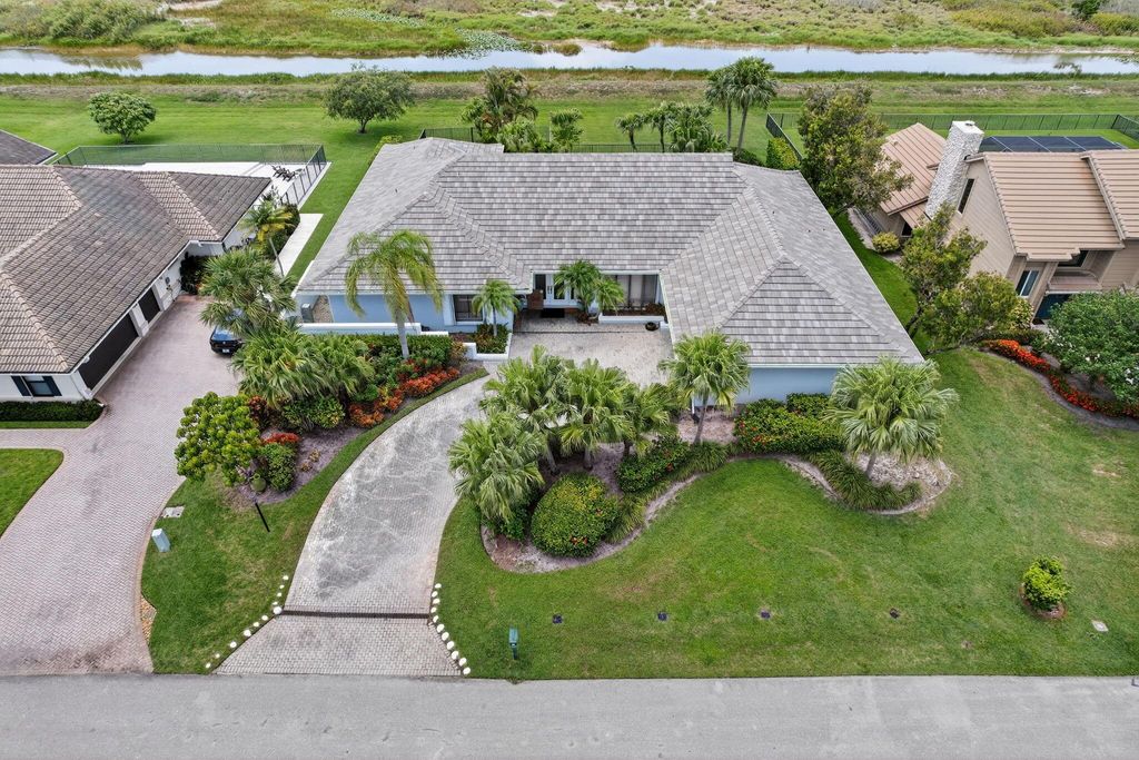 Photo of 31 Dunbar Road, Palm Beach Gardens, FL 33418 (MLS # R11103845)