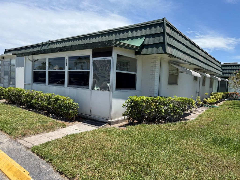 Photo of 64 Waterford C, Delray Beach, FL 33446 (MLS # R11102878)