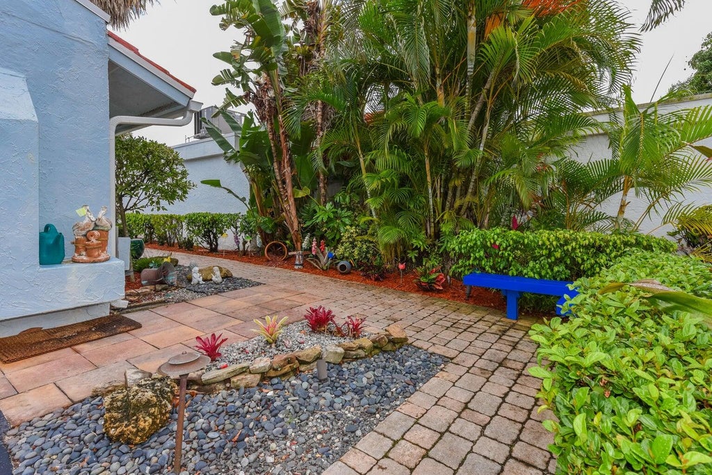 Photo of 5518 Ainsley Court, Boynton Beach, FL 33437 (MLS # B26052757)