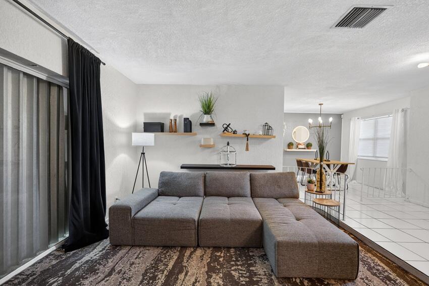 ORIOLE ESTATES SEC 5 - Residential