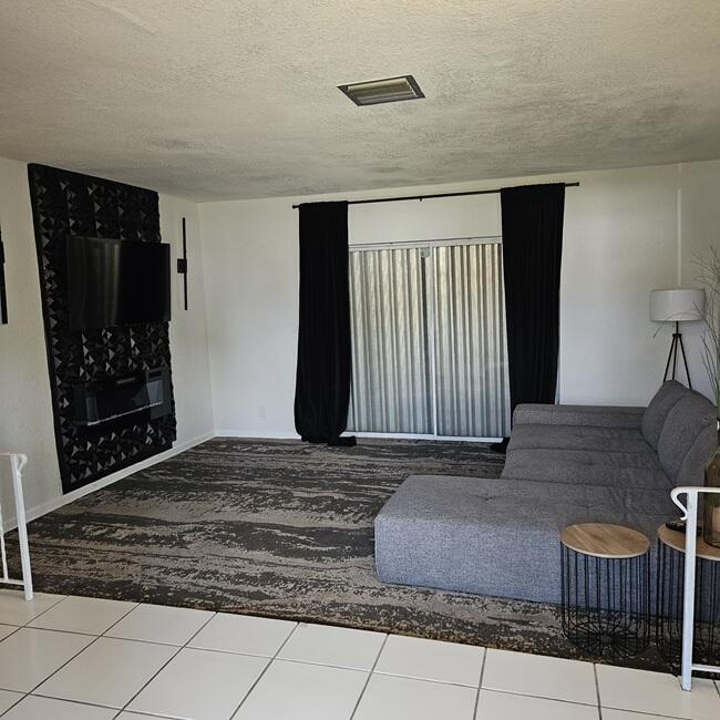 ORIOLE ESTATES SEC 5 - Residential