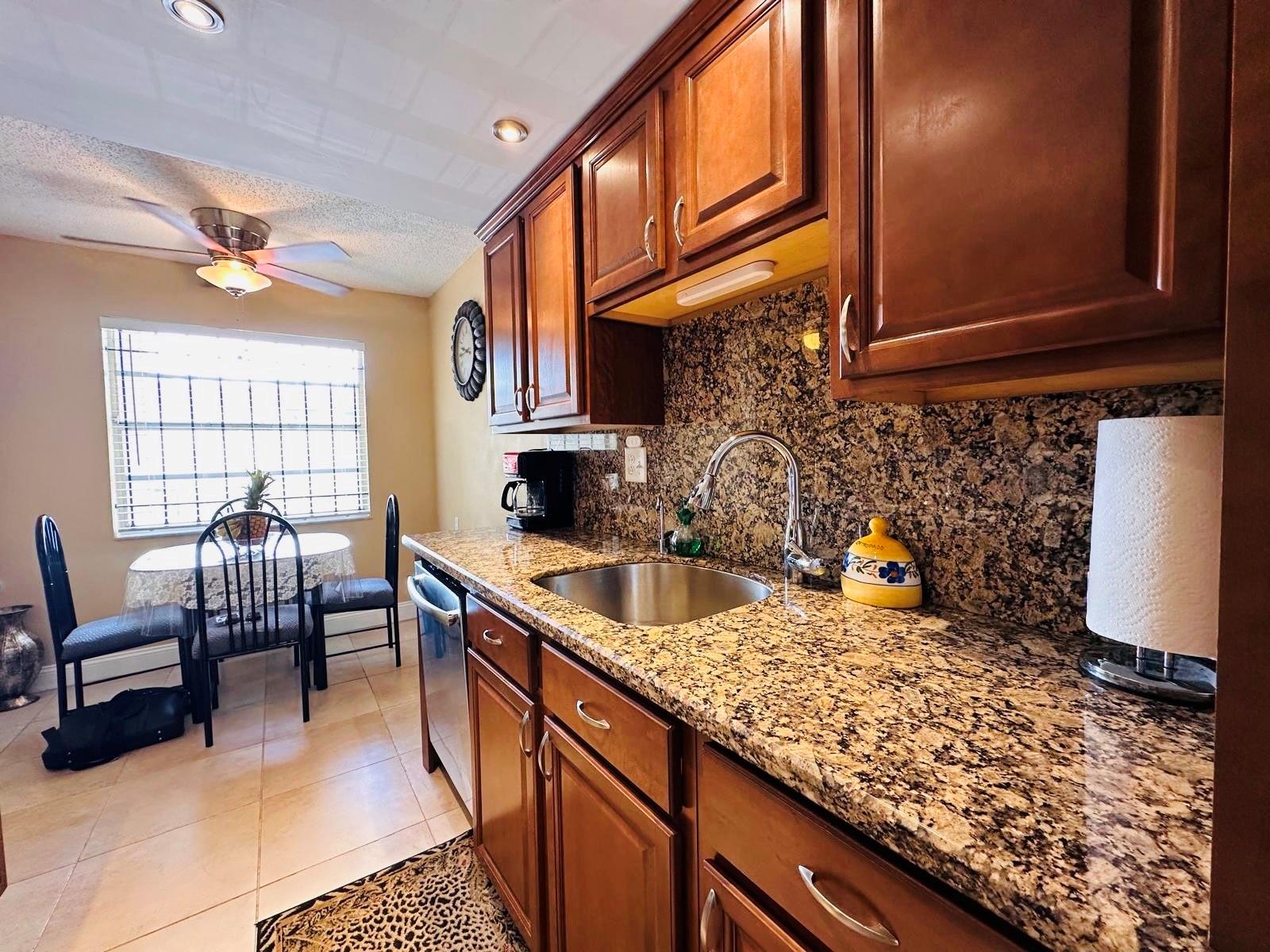 3099 NW 48th Ave 253, Lauderdale Lakes, FL, 33313/$140,000 1 3099 NW 48th Ave 253