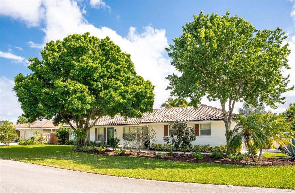 Photo of 11720 Ficus Street, Palm Beach Gardens, FL 33410 (MLS # R10702199)