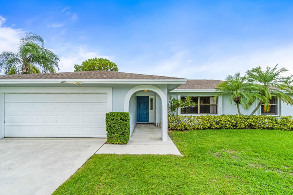 Photo of 1849 Tulip Lane, Wellington, FL 33414 (MLS # R10998355)
