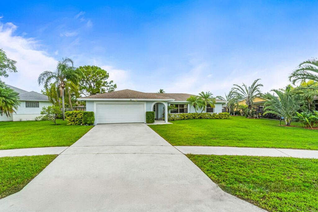 Photo of 1849 Tulip Lane, Wellington, FL 33414 (MLS # R10998355)