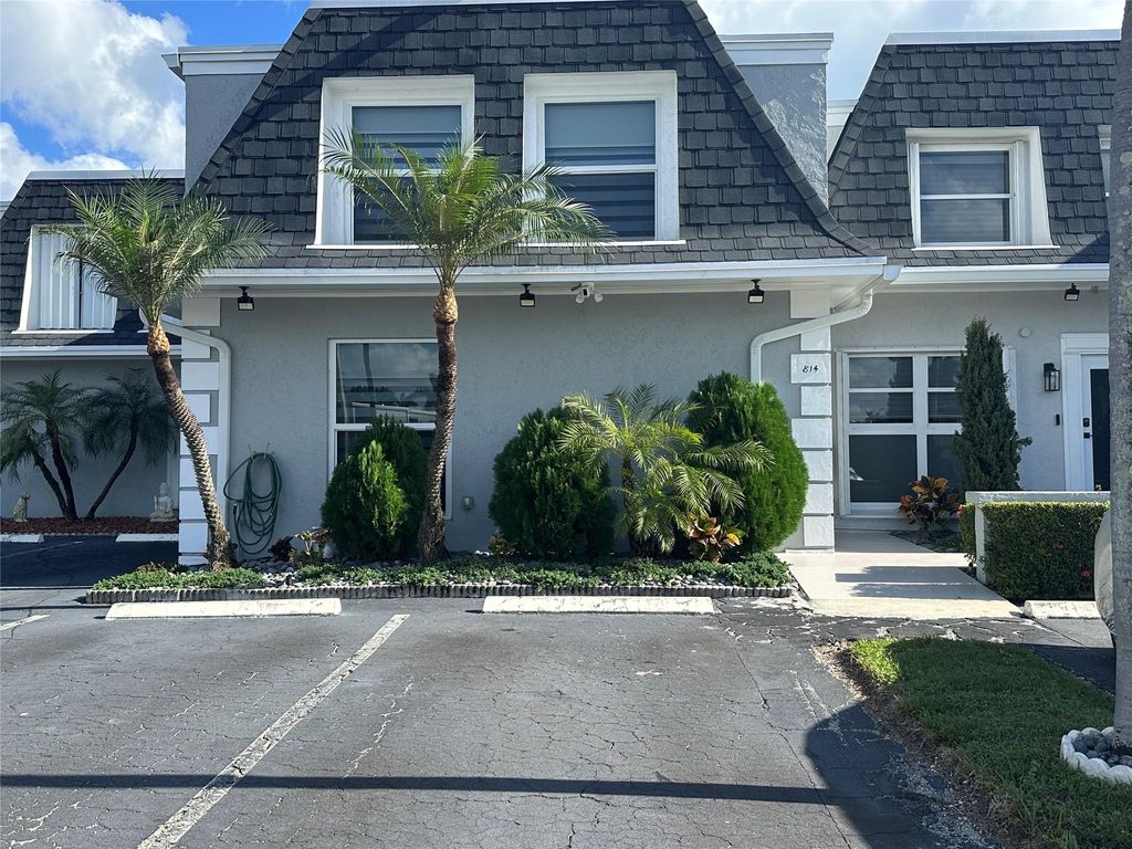 Photo of 814 NE 25 Ave #64, Hallandale Beach, FL 33009 (MLS # F10542583)