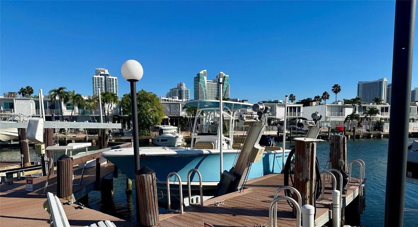 VENETIAN PARK CONDO II - Residential