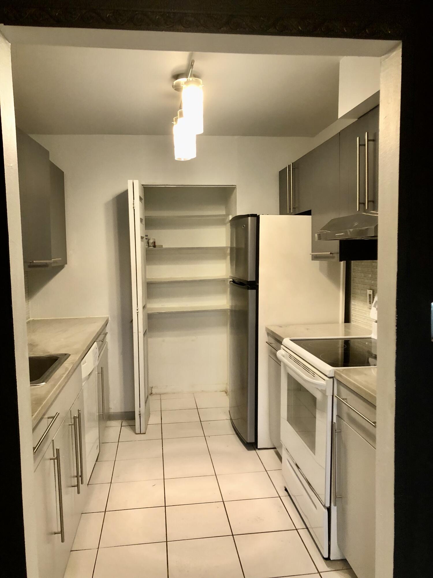 PALM VILLAGE CLUB CONDO - Residential