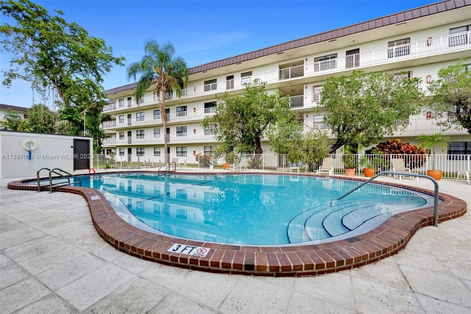 PALM VILLAGE CLUB CONDO - Residential