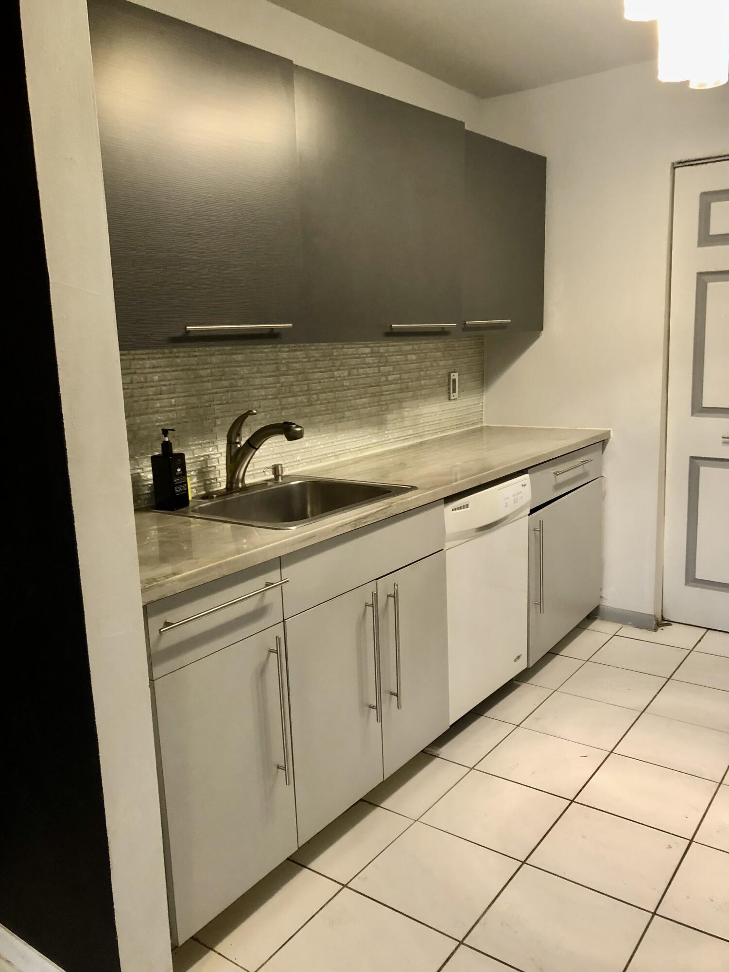 PALM VILLAGE CLUB CONDO - Residential