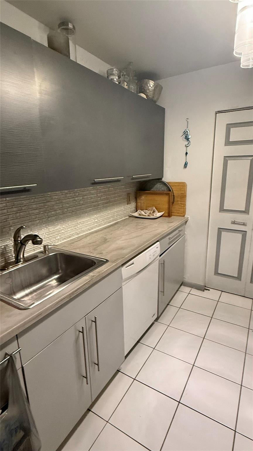 PALM VILLAGE CLUB CONDO - Residential