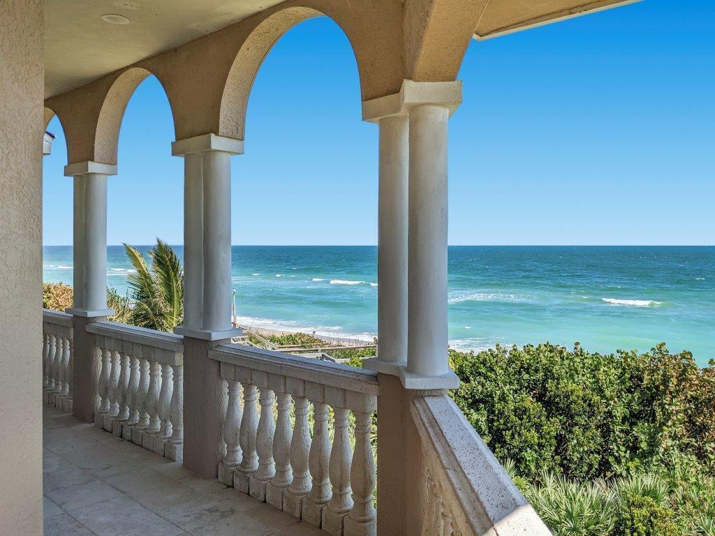 A PLAT OF BEACH HOUSE ESTATES - Residential
