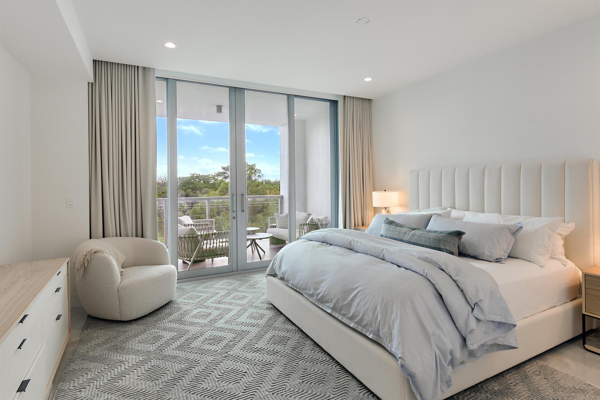 ROYAL PALM RESIDENCES CON - Residential Lease